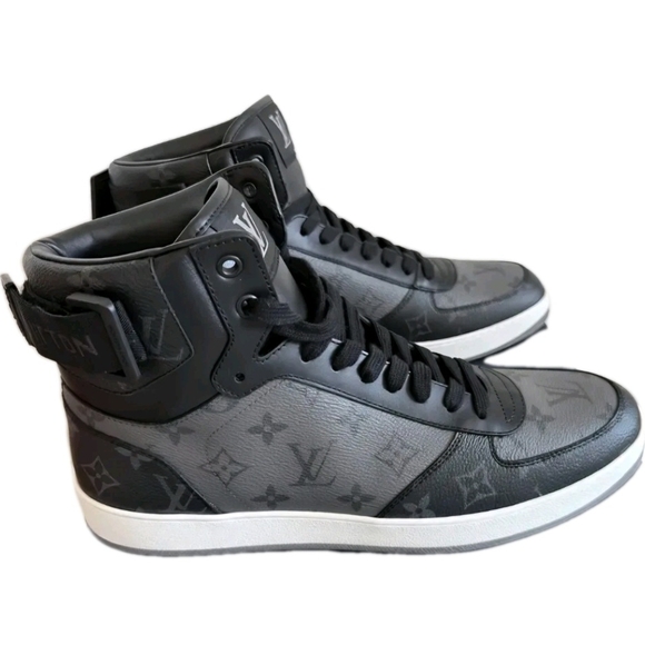 LOUIS VUITTON LV RIVOLI MENS SNEAKERS MENS EU 43 US 10 (EXCELLENT CONDITION) - Picture 1 of 6